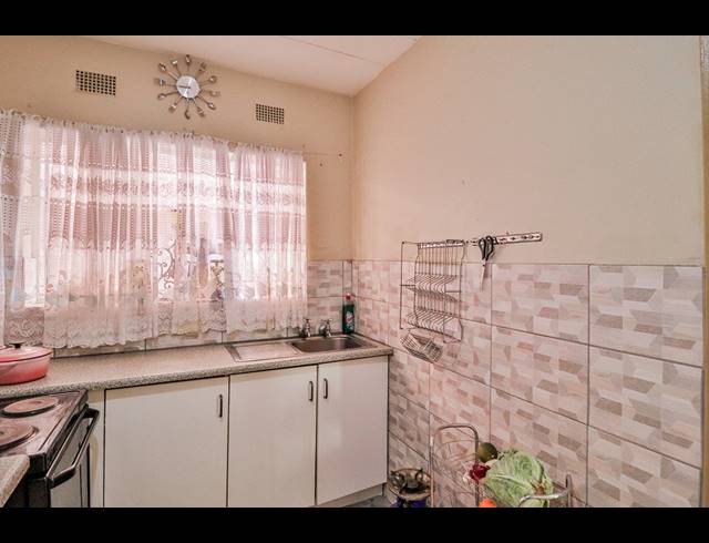 2 BEDROOM APARTMENT FOR SALE IN NEW REDRUTH